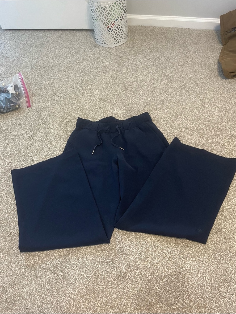 Lululemon On The Fly Wide Leg Pant True Navy Sz 6 Athleisure Office Wear Casual